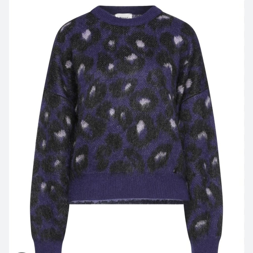 Brand new KOCCA knit sweater